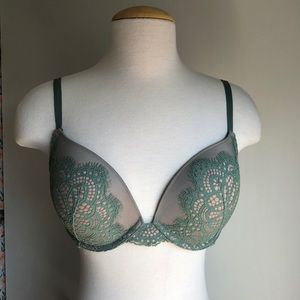 NWOT Victoria’s Secret Dream Angels Bra